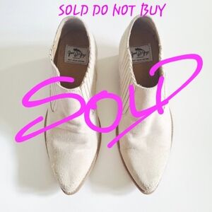 Good Guys Dont Wear Leather Beige Vegan Suede Boho Western Ankle Boots Size 38/8